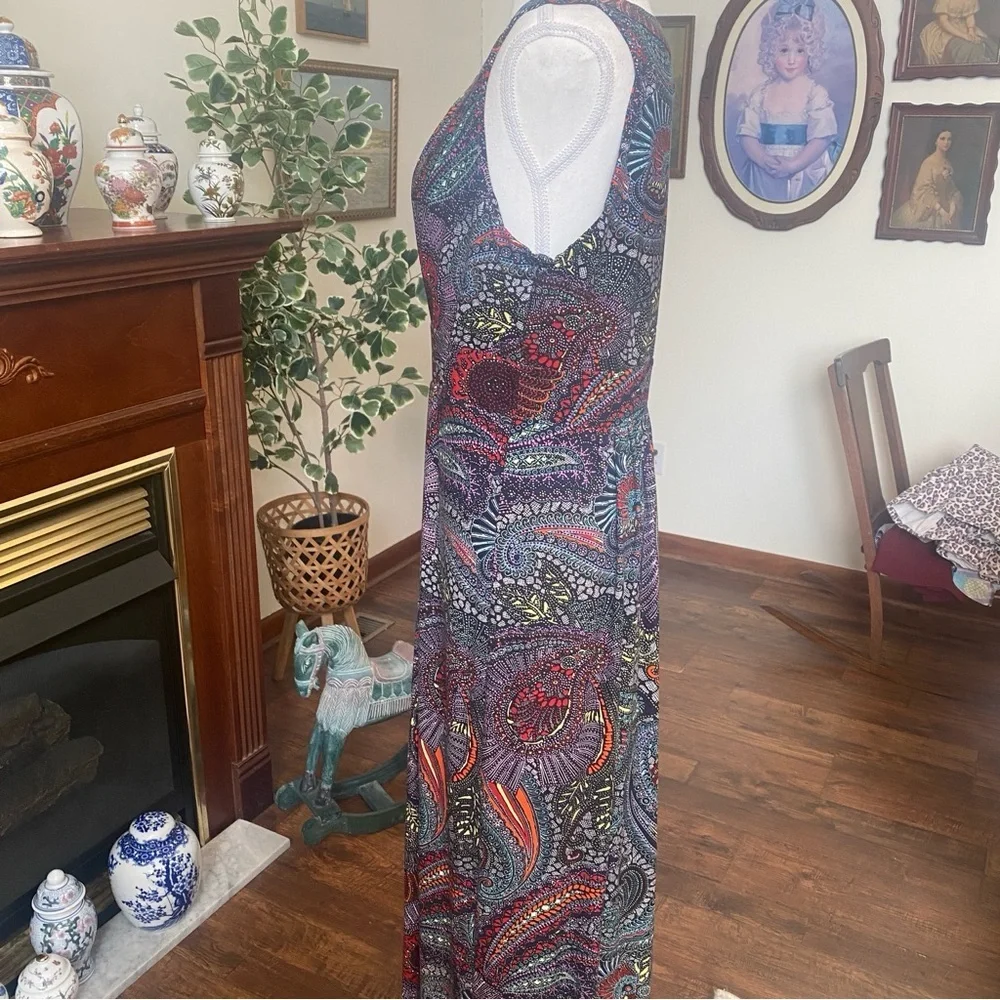 Soma Sleeveless Paisley Maxi Dress • Stretchy • Size L